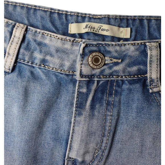 Miss Two Canadian Brand Lightwash Distressed Embroidered Floral Jean Skirt Large - Picture 8 of 14